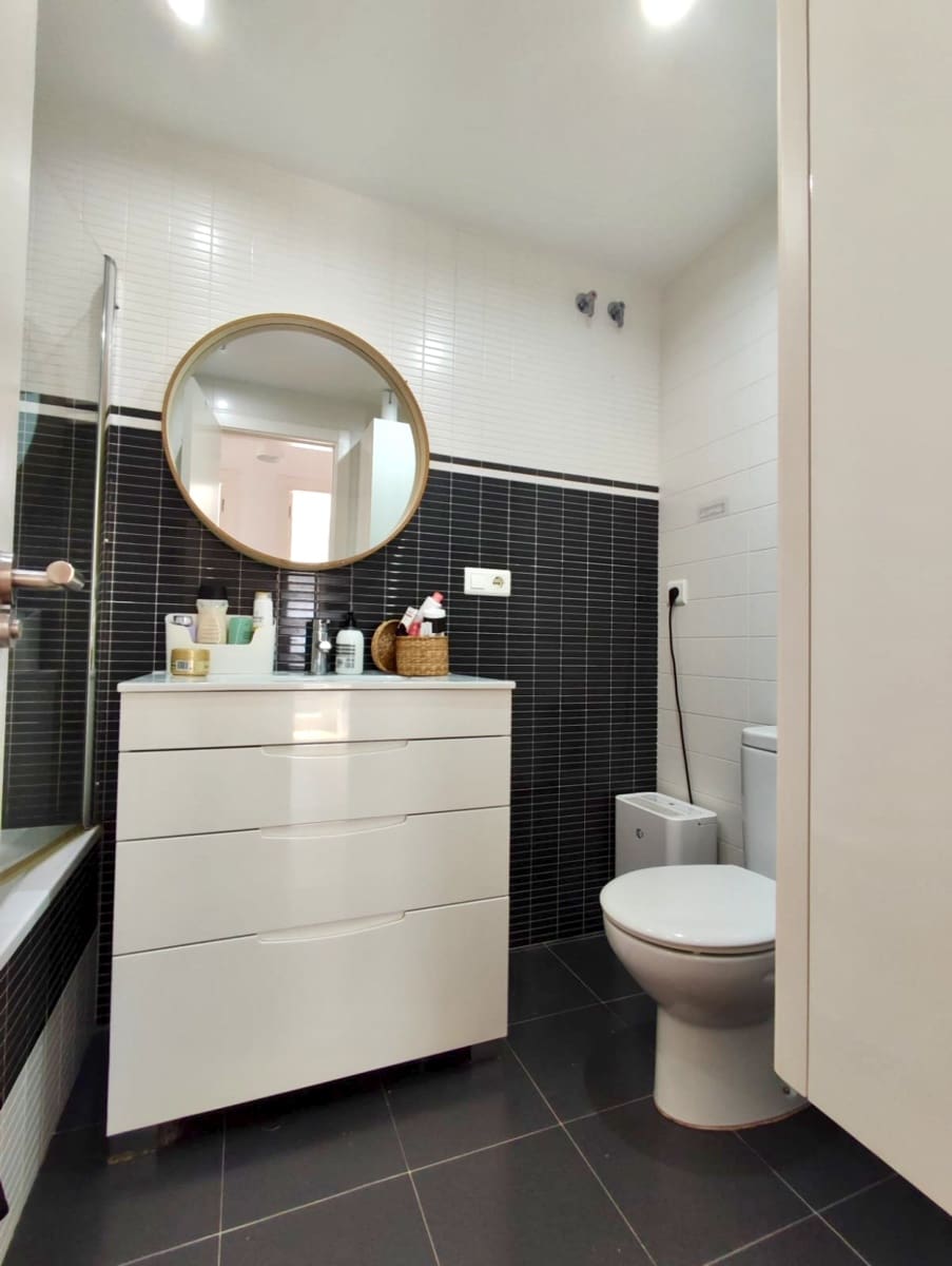 Piso de 3 habitaciones en Mompia en alquiler con garaje - 950 € (Ref: 10044611)