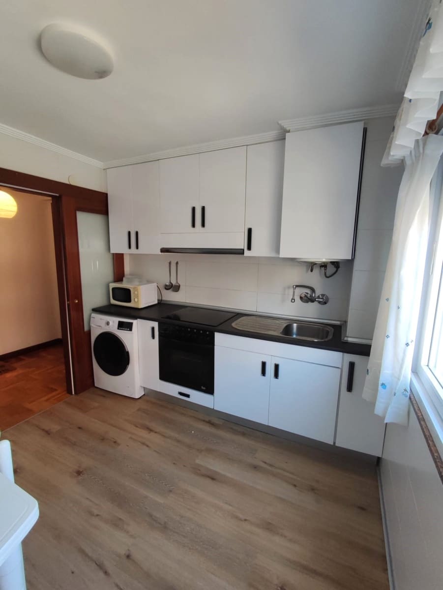 2 quarto Apartamento para arrendar em Santander - 800 € (Ref: 10094277)