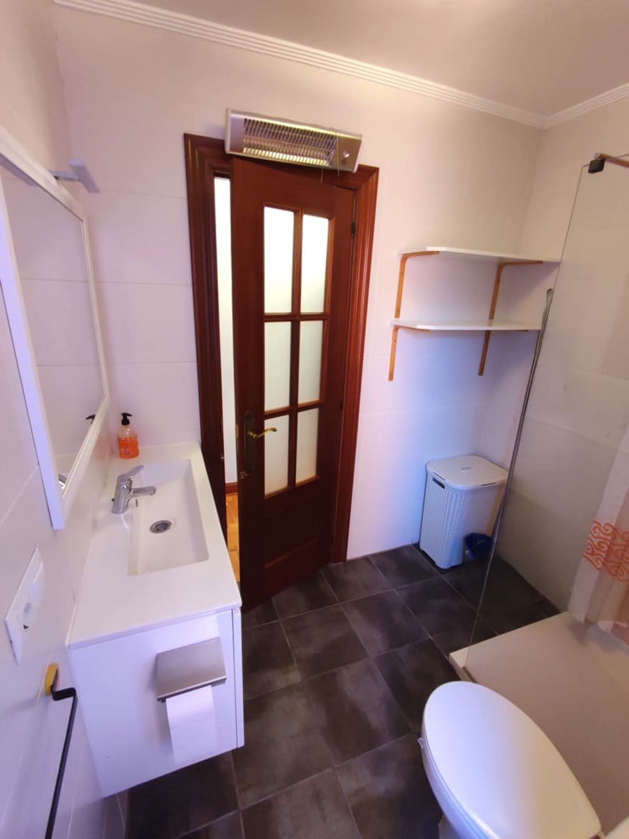 2 quarto Apartamento para arrendar em Santander - 800 € (Ref: 10094277)