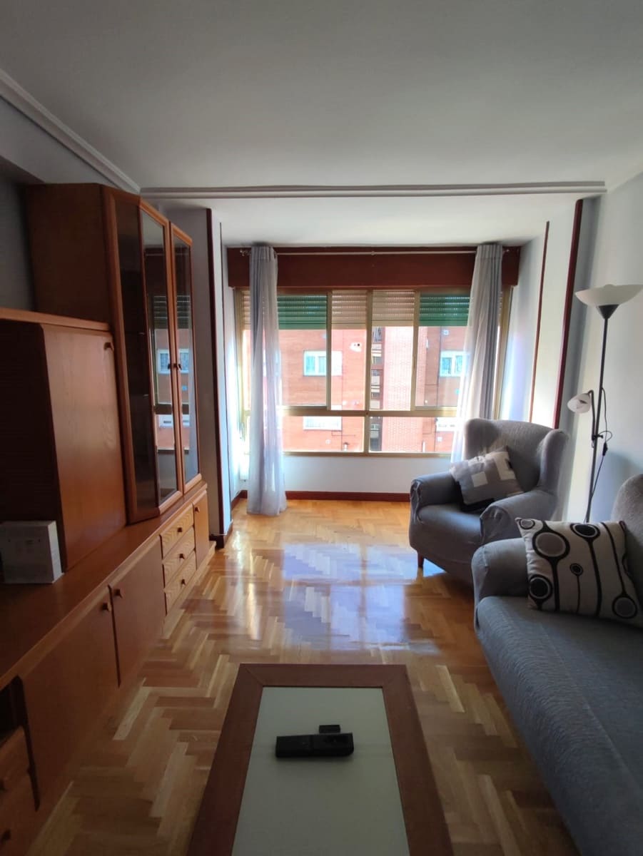2 quarto Apartamento para arrendar em Santander - 800 € (Ref: 10094277)