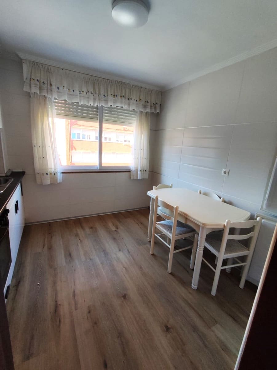 2 quarto Apartamento para arrendar em Santander - 800 € (Ref: 10094277)