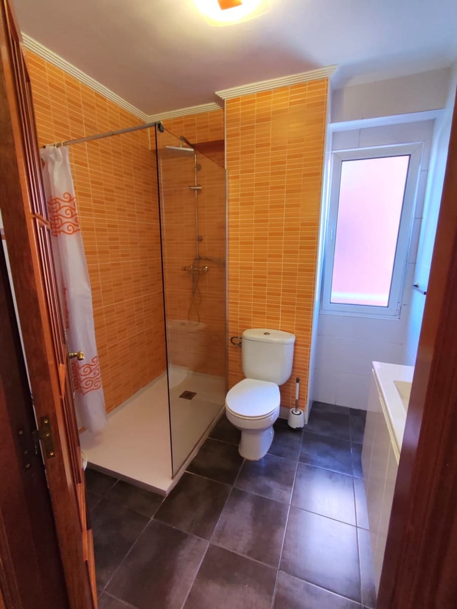 2 quarto Apartamento para arrendar em Santander - 800 € (Ref: 10094277)