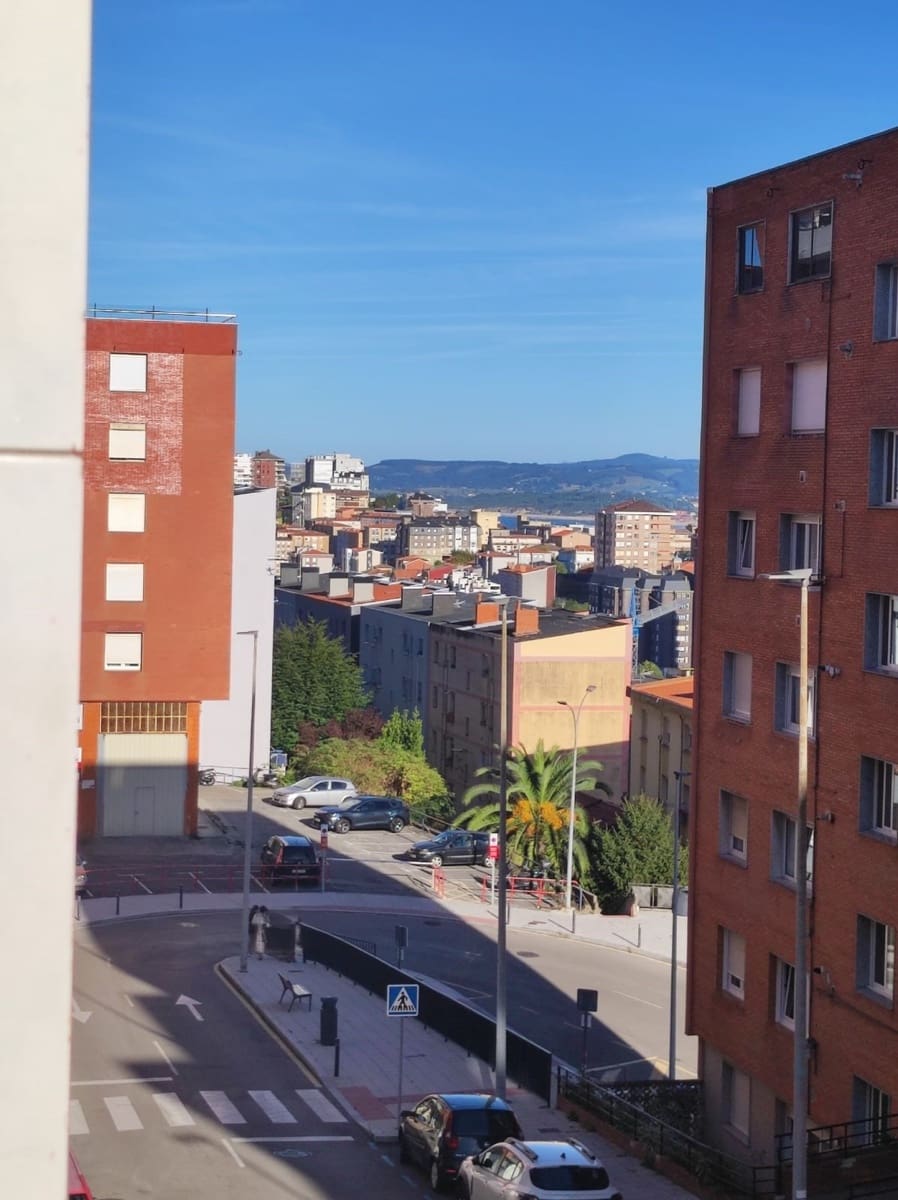 2 quarto Apartamento para arrendar em Santander - 800 € (Ref: 10094277)