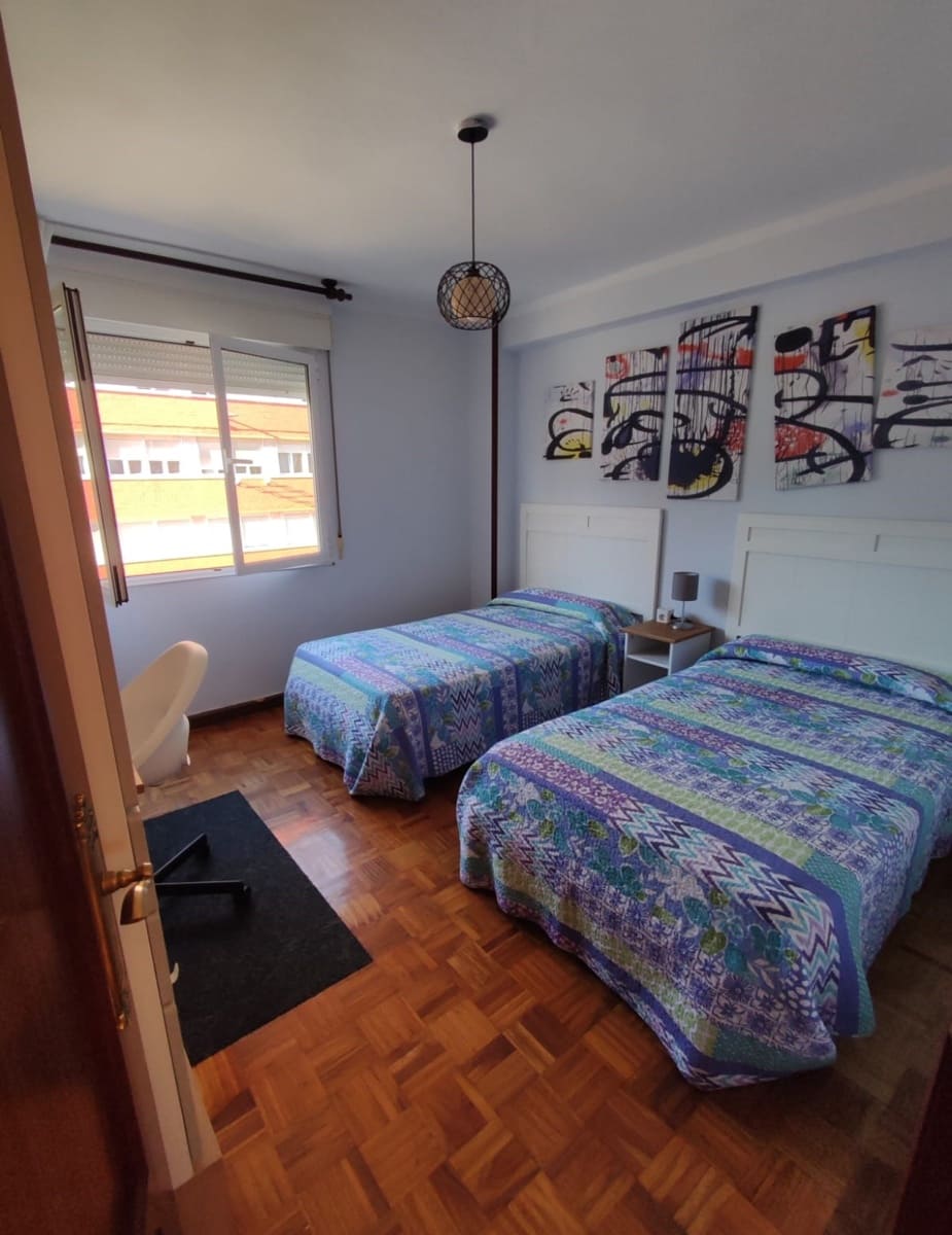 2 quarto Apartamento para arrendar em Santander - 800 € (Ref: 10094277)
