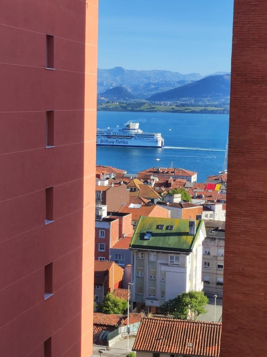 2 quarto Apartamento para arrendar em Santander - 800 € (Ref: 10094277)