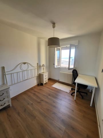 3 Zimmer Wohnung zu vermieten in Santander - 800 € (Ref: 10094278)