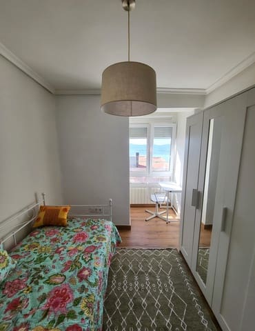 3 Zimmer Wohnung zu vermieten in Santander - 800 € (Ref: 10094278)