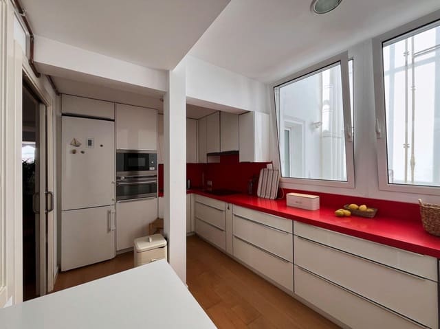 4 soveværelse Lejlighed til leje i Santander - € 2.400 (Ref: 10097657)