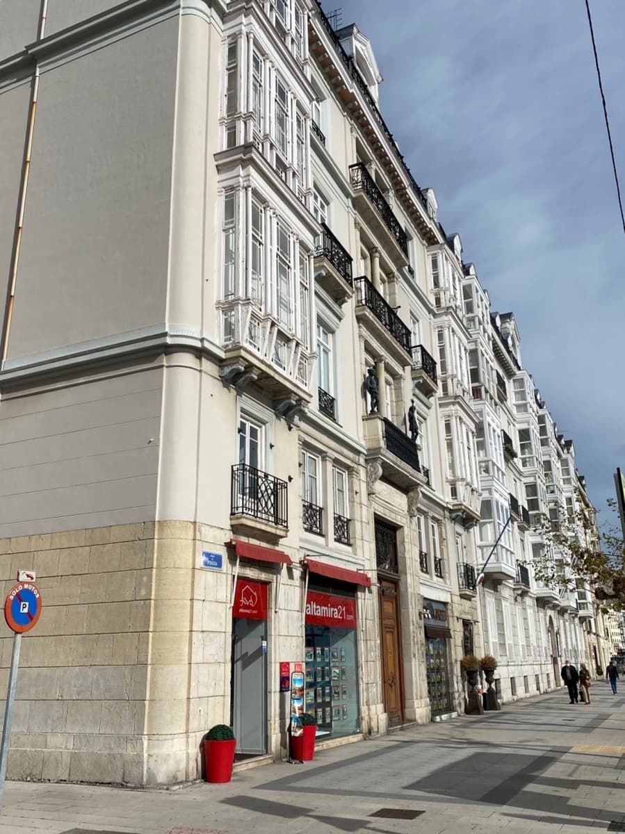 4 soveværelse Lejlighed til leje i Santander - € 2.400 (Ref: 10097657)