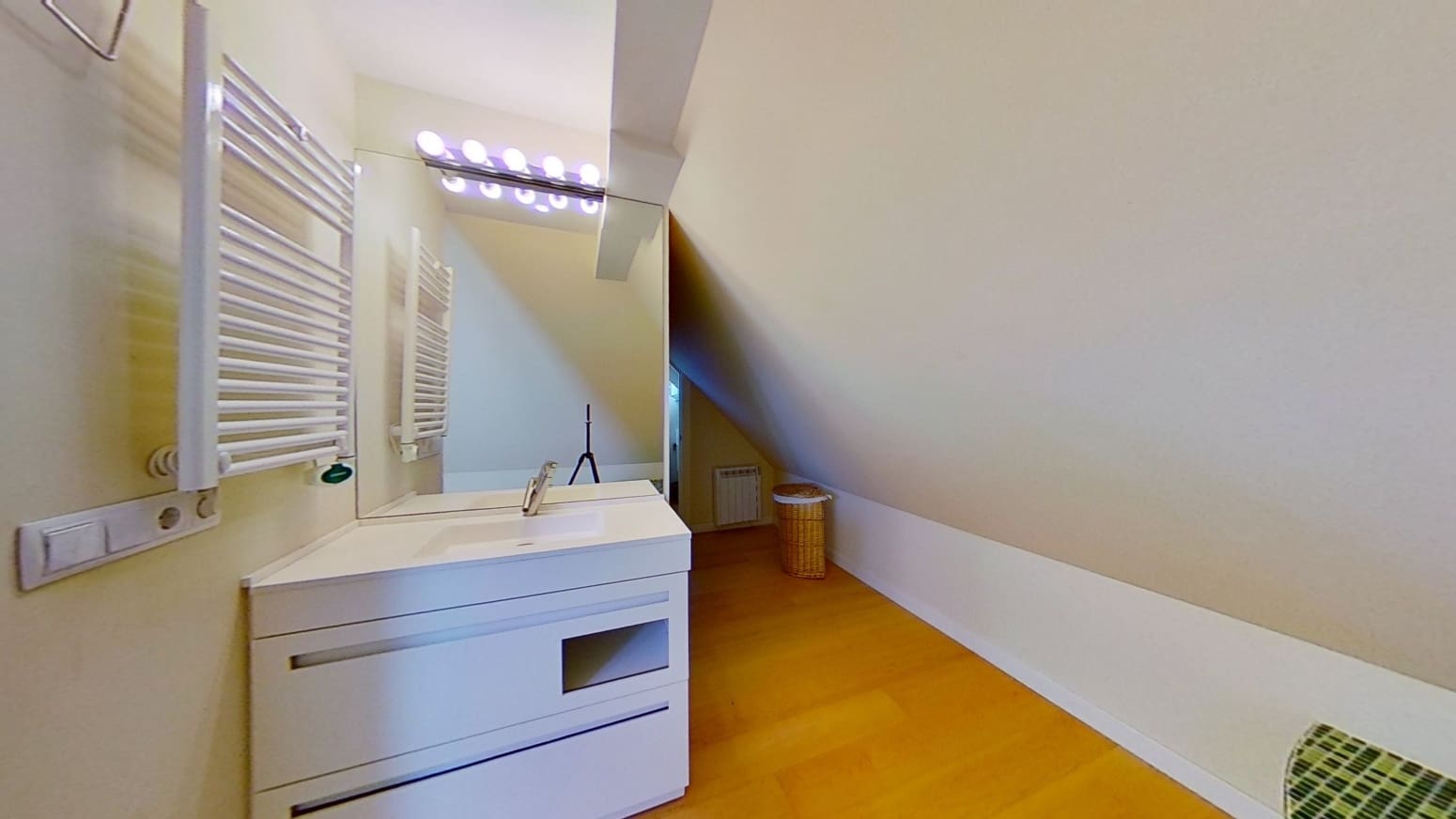 4 soveværelse Lejlighed til leje i Santander - € 2.400 (Ref: 10097657)