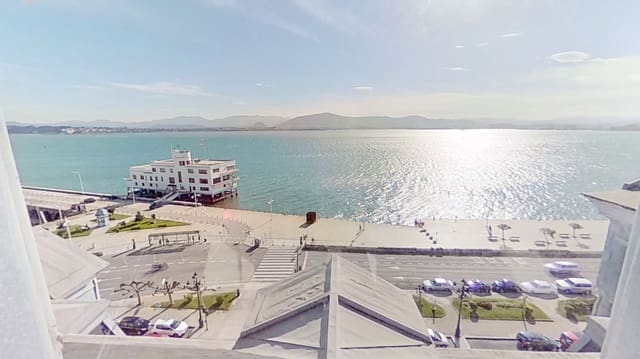 4 soveværelse Lejlighed til leje i Santander - € 2.400 (Ref: 10097657)
