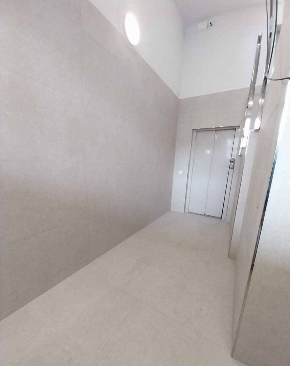 3 slaapkamer Flat te huur in Santander - € 930 (Ref: 10109025)