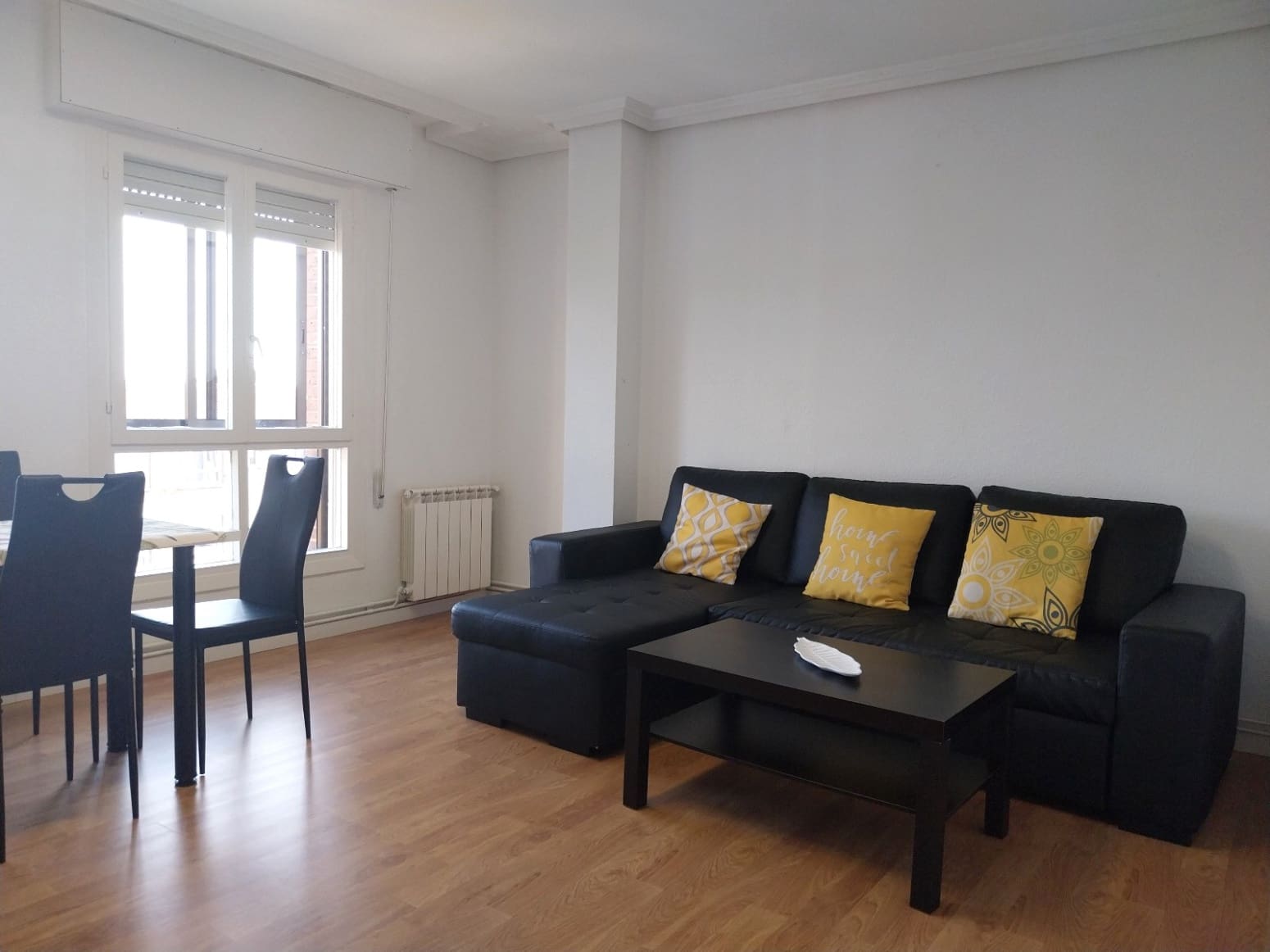 3 slaapkamer Flat te huur in Santander - € 930 (Ref: 10109025)