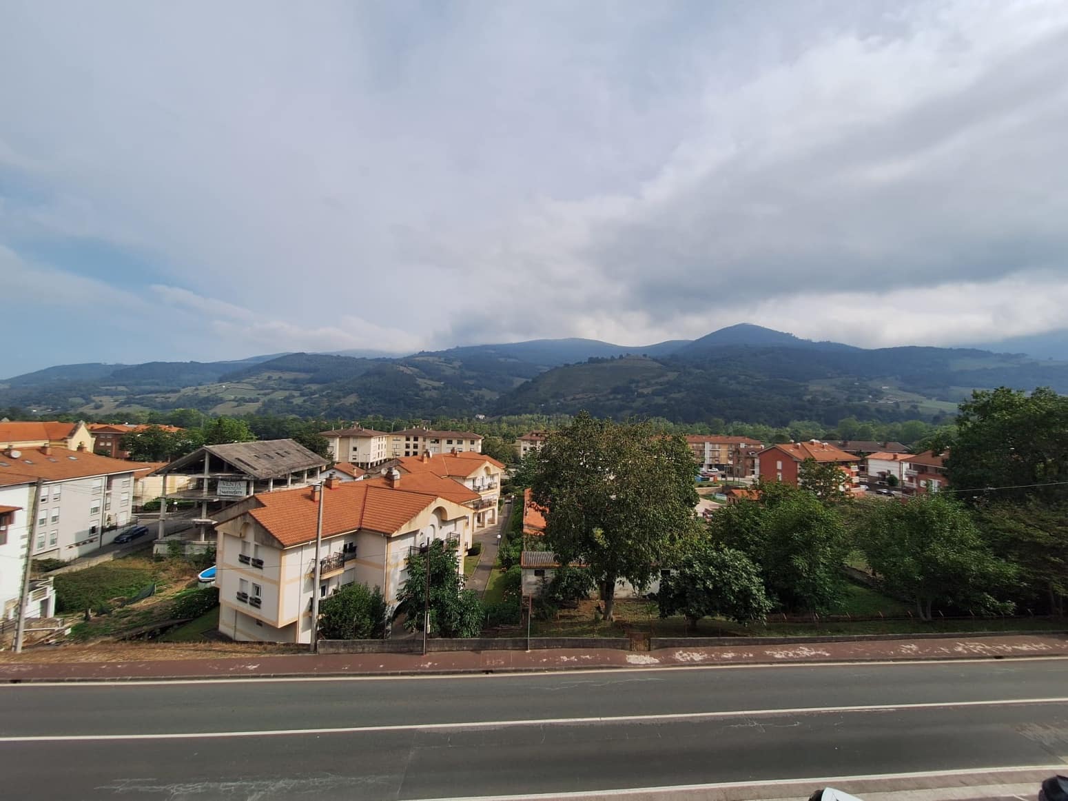 2 bedroom Flat for rent in Corvera de Toranzo with garage - € 600 (Ref: 10131315)