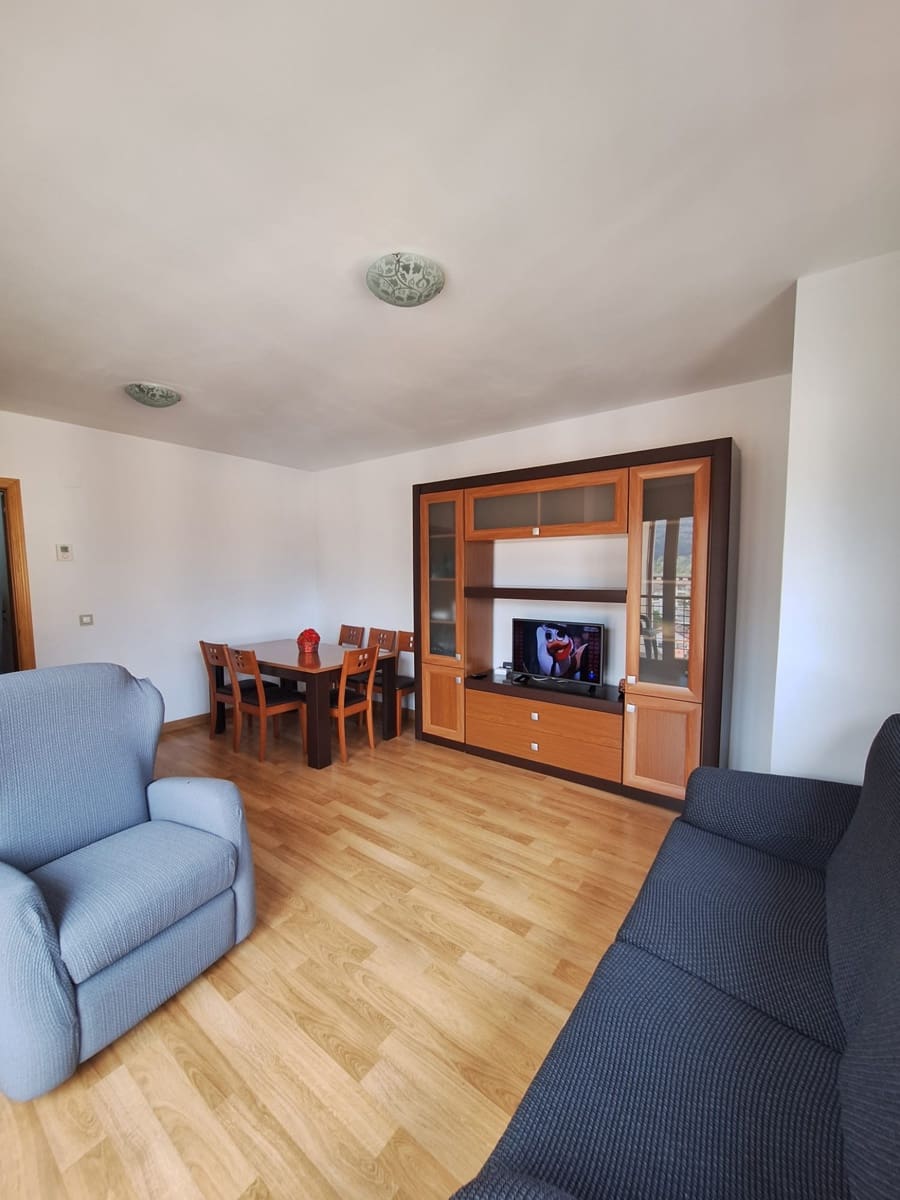 2 bedroom Flat for rent in Corvera de Toranzo with garage - € 600 (Ref: 10131315)