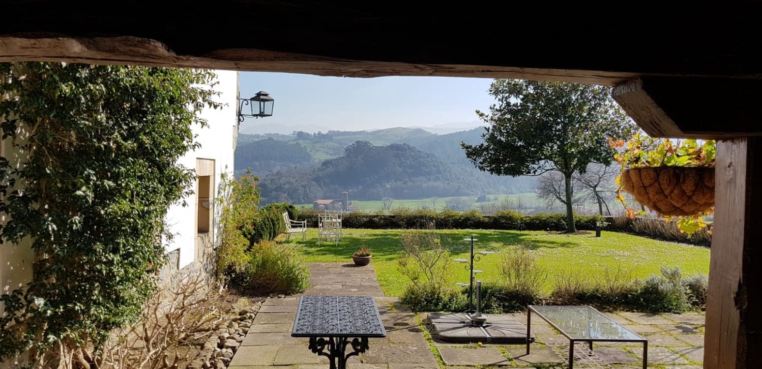 12 Zimmer Villa zu verkaufen in Navajeda mit Pool - 1.280.000 € (Ref: 10133158)