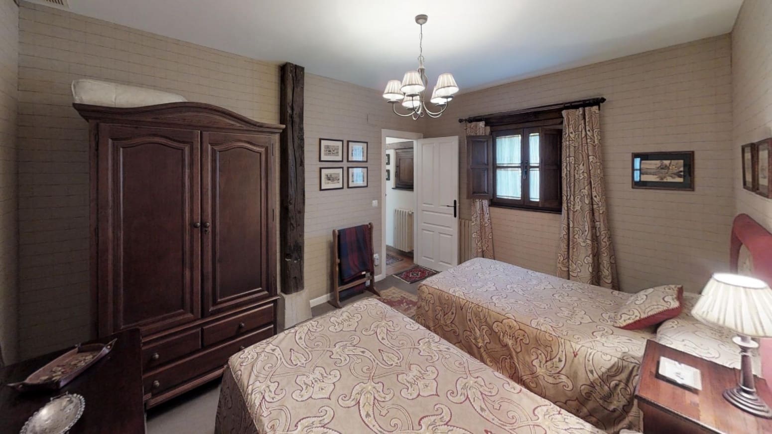 12 Zimmer Villa zu verkaufen in Navajeda mit Pool - 1.280.000 € (Ref: 10133158)