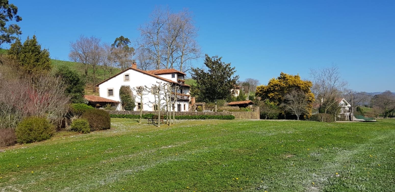 12 Zimmer Villa zu verkaufen in Navajeda mit Pool - 1.280.000 € (Ref: 10133158)