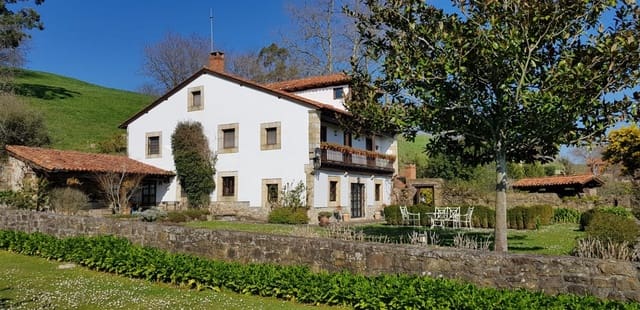12 Zimmer Villa zu verkaufen in Navajeda, Entrambasaguas mit Pool - 1.280.000 € (Ref: 10133158)