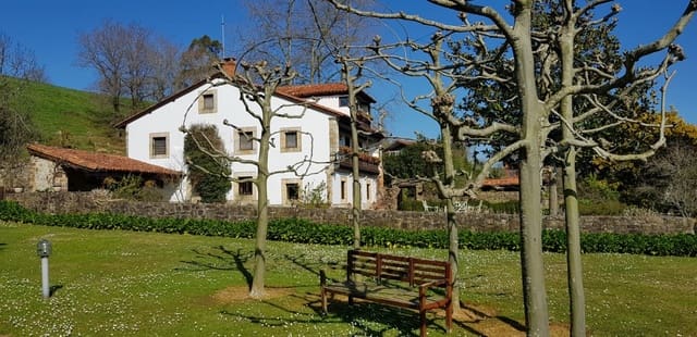 12 Zimmer Villa zu verkaufen in Navajeda, Entrambasaguas mit Pool - 1.280.000 € (Ref: 10133158)