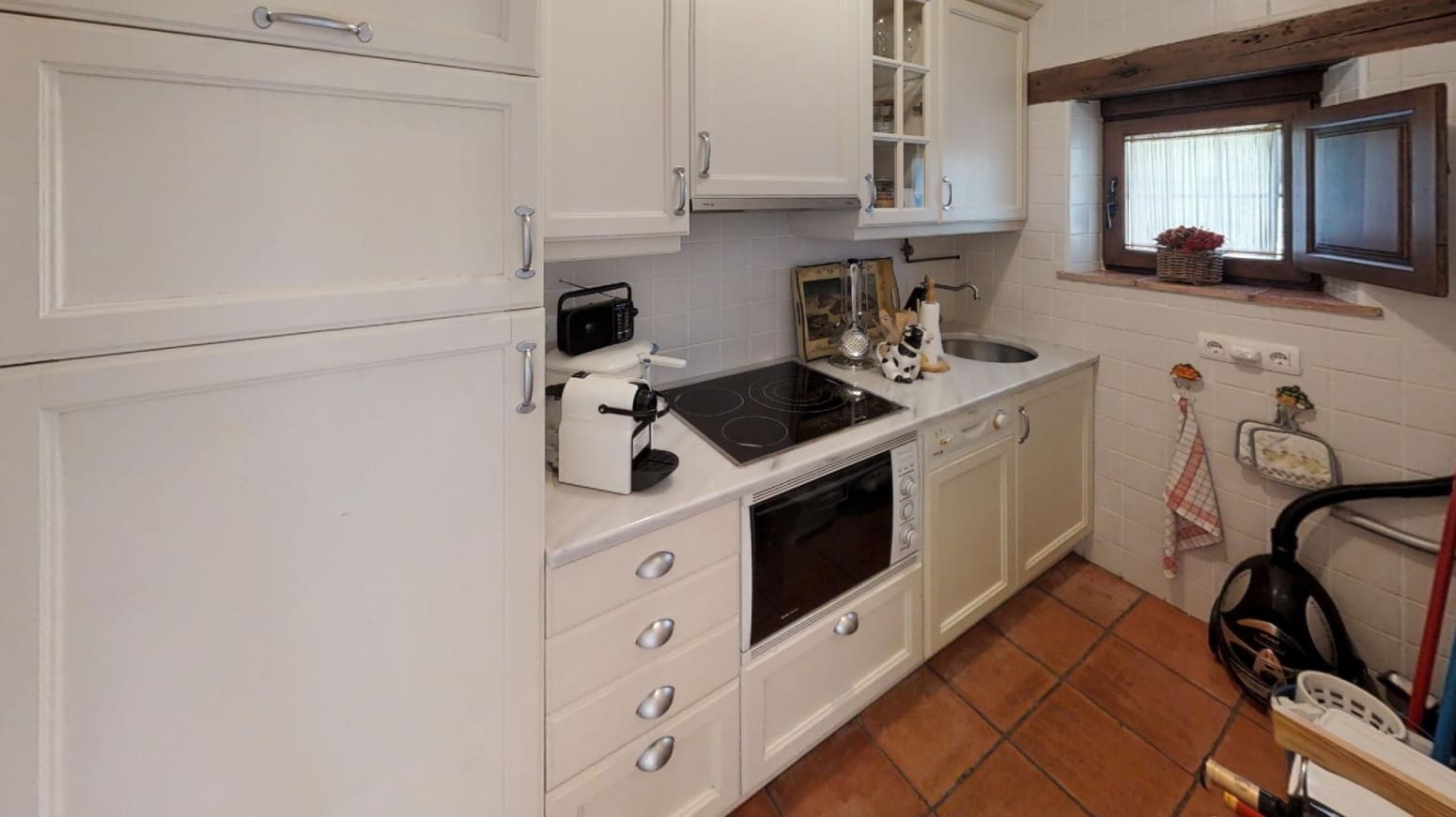 12 Zimmer Villa zu verkaufen in Navajeda mit Pool - 1.280.000 € (Ref: 10133158)