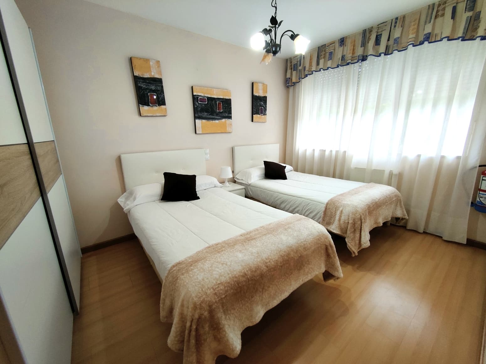 3 bedroom Villa for rent in Pielagos - € 1,600 (Ref: 10135775)