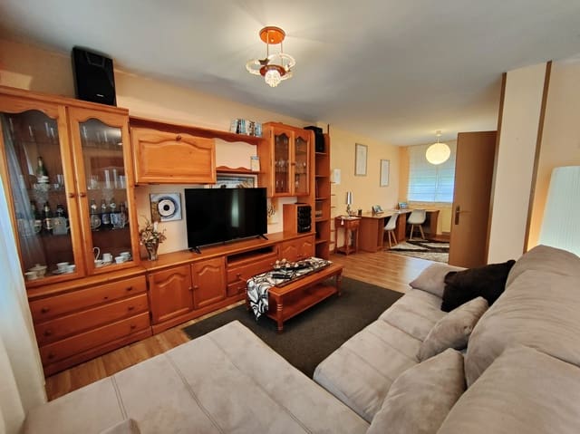 3 bedroom Villa for rent in Piélagos - € 1,600 (Ref: 10135775)