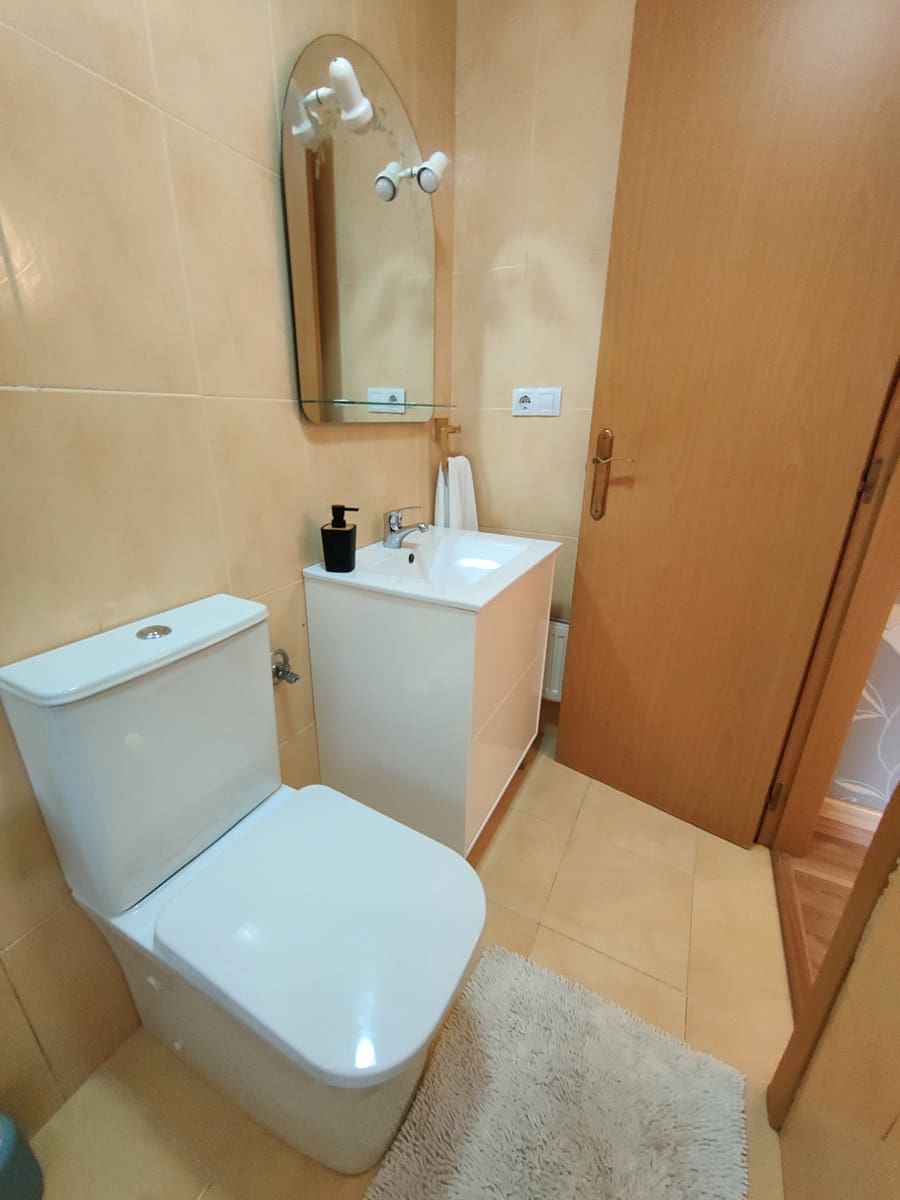 3 bedroom Villa for rent in Pielagos - € 1,600 (Ref: 10135775)
