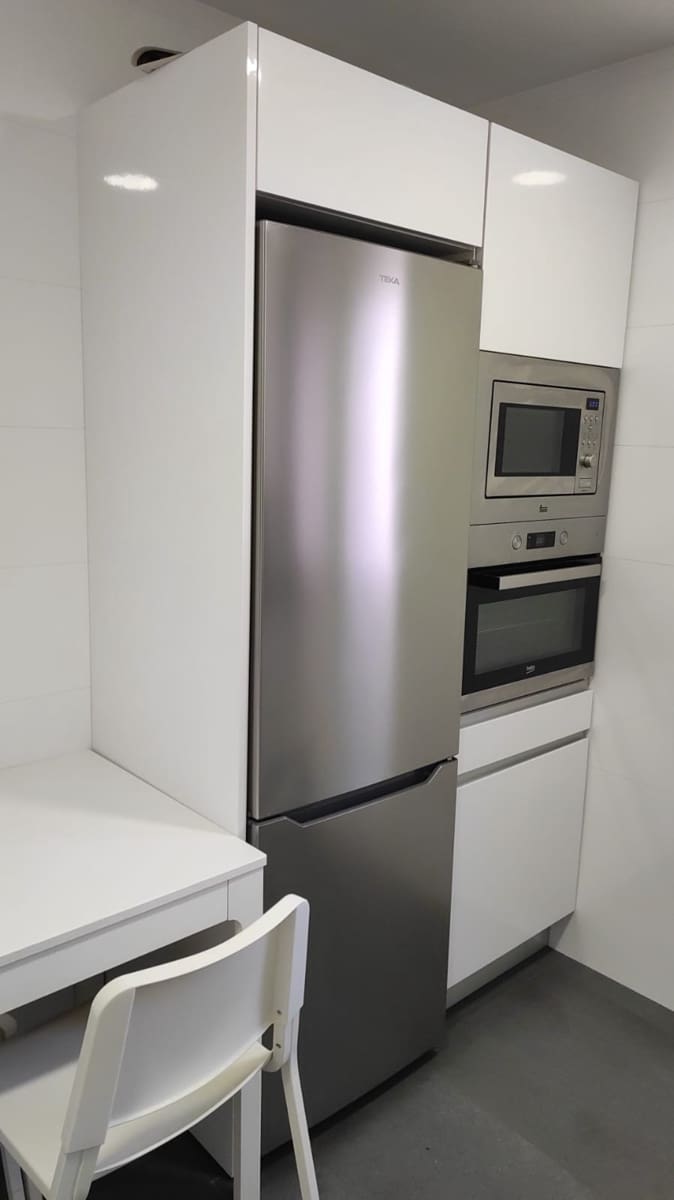 4 bedroom Flat for sale in Santander with garage - € 360,000 (Ref: 10168294)