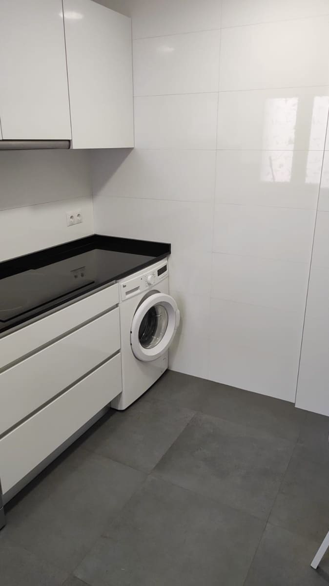 4 bedroom Flat for sale in Santander with garage - € 360,000 (Ref: 10168294)