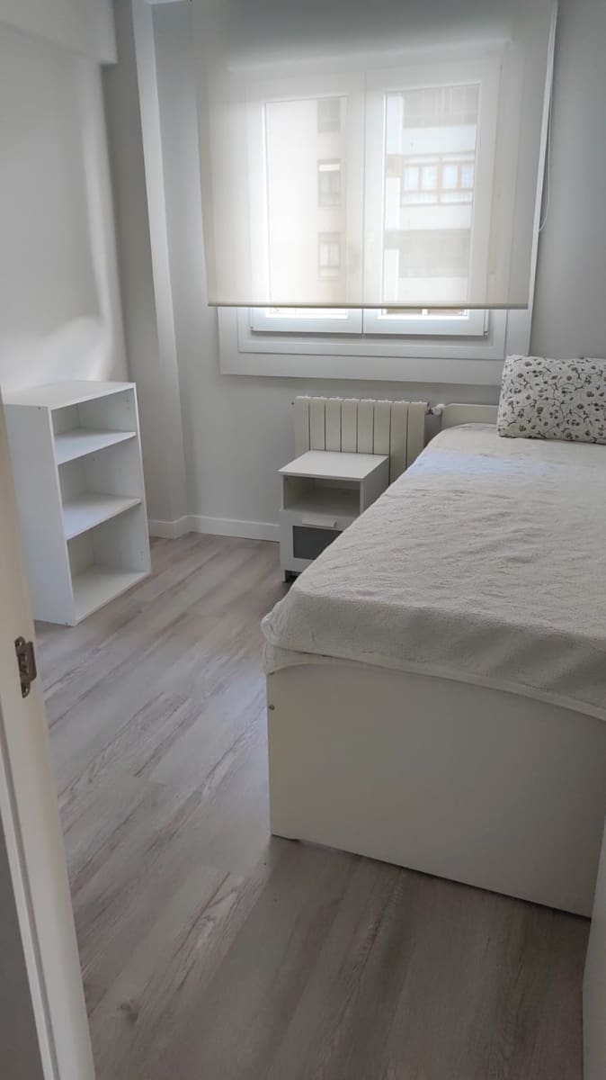 4 bedroom Flat for sale in Santander with garage - € 360,000 (Ref: 10168294)