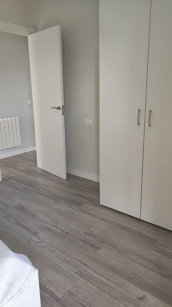 4 bedroom Flat for sale in Santander with garage - € 360,000 (Ref: 10168294)