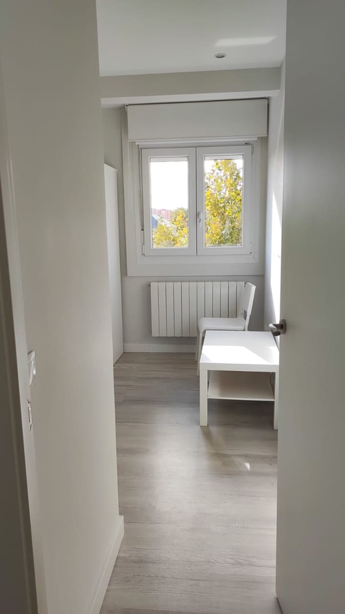 4 bedroom Flat for sale in Santander with garage - € 360,000 (Ref: 10168294)