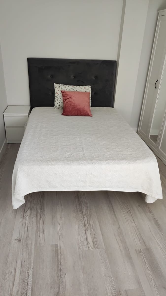 4 bedroom Flat for sale in Santander with garage - € 360,000 (Ref: 10168294)