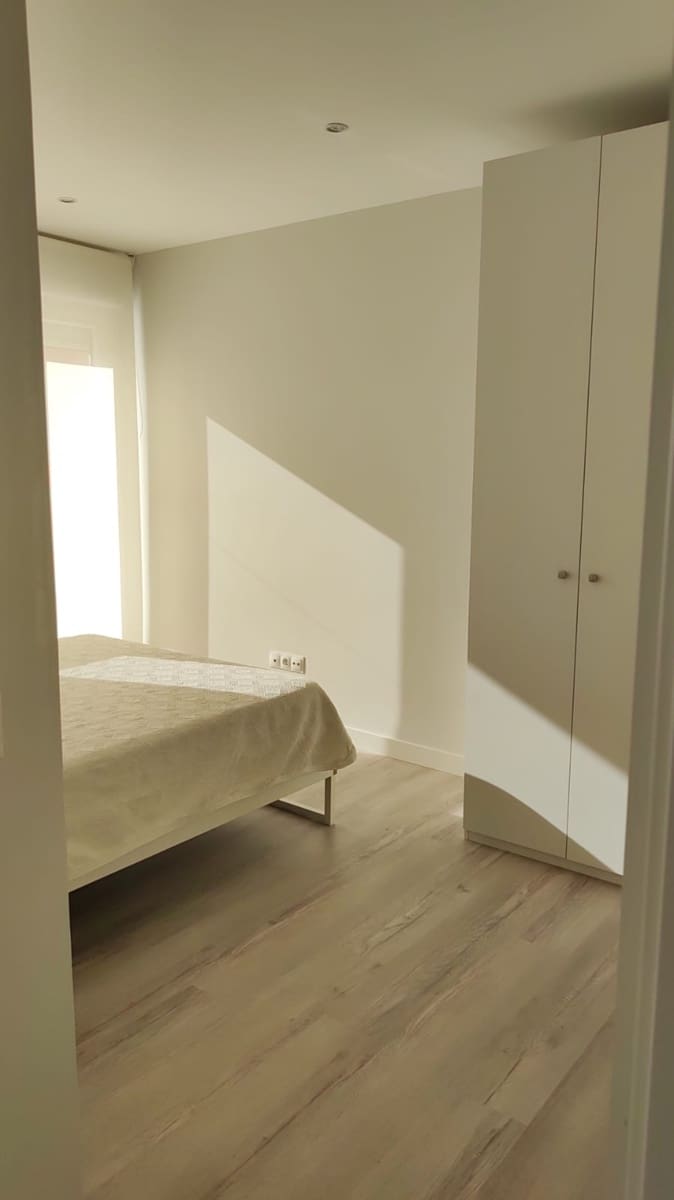 4 bedroom Flat for sale in Santander with garage - € 360,000 (Ref: 10168294)