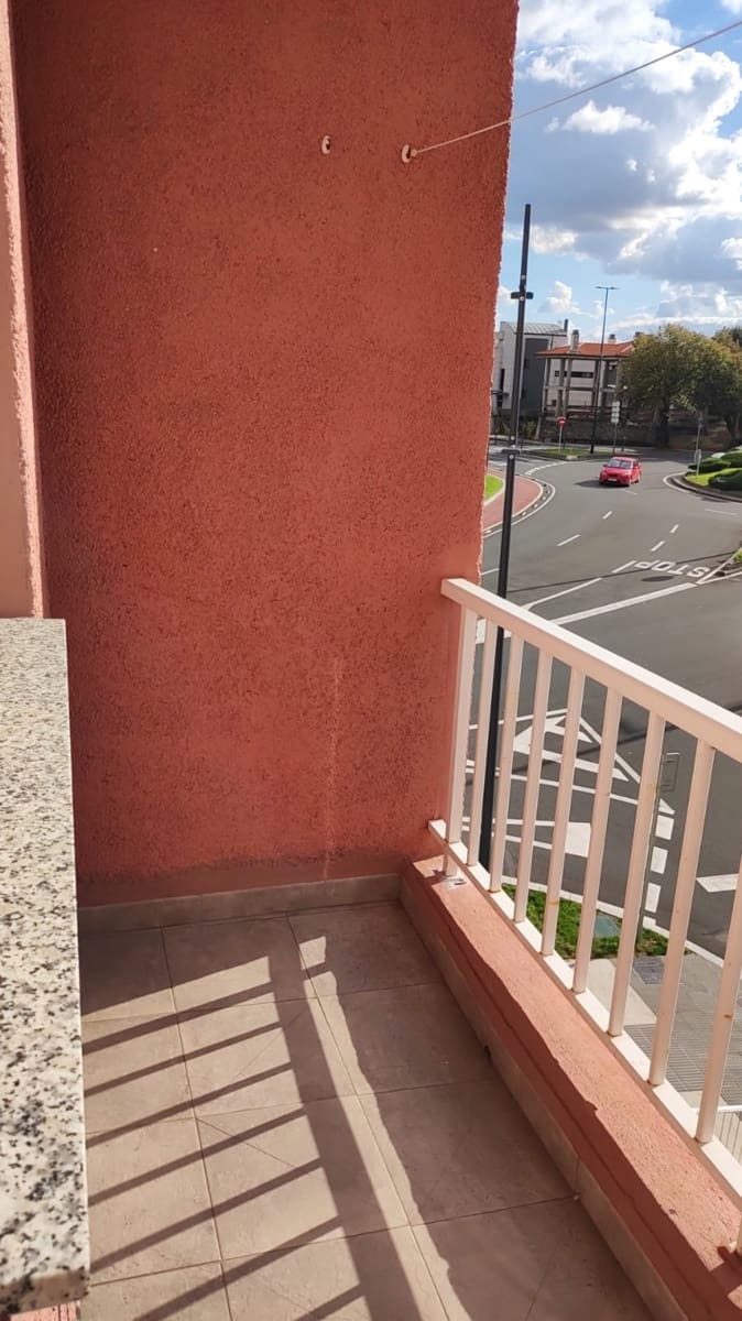 4 bedroom Flat for sale in Santander with garage - € 360,000 (Ref: 10168294)