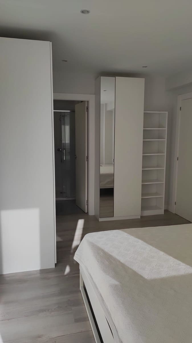 4 bedroom Flat for sale in Santander with garage - € 360,000 (Ref: 10168294)