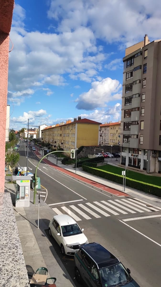 4 bedroom Flat for sale in Santander with garage - € 360,000 (Ref: 10168294)
