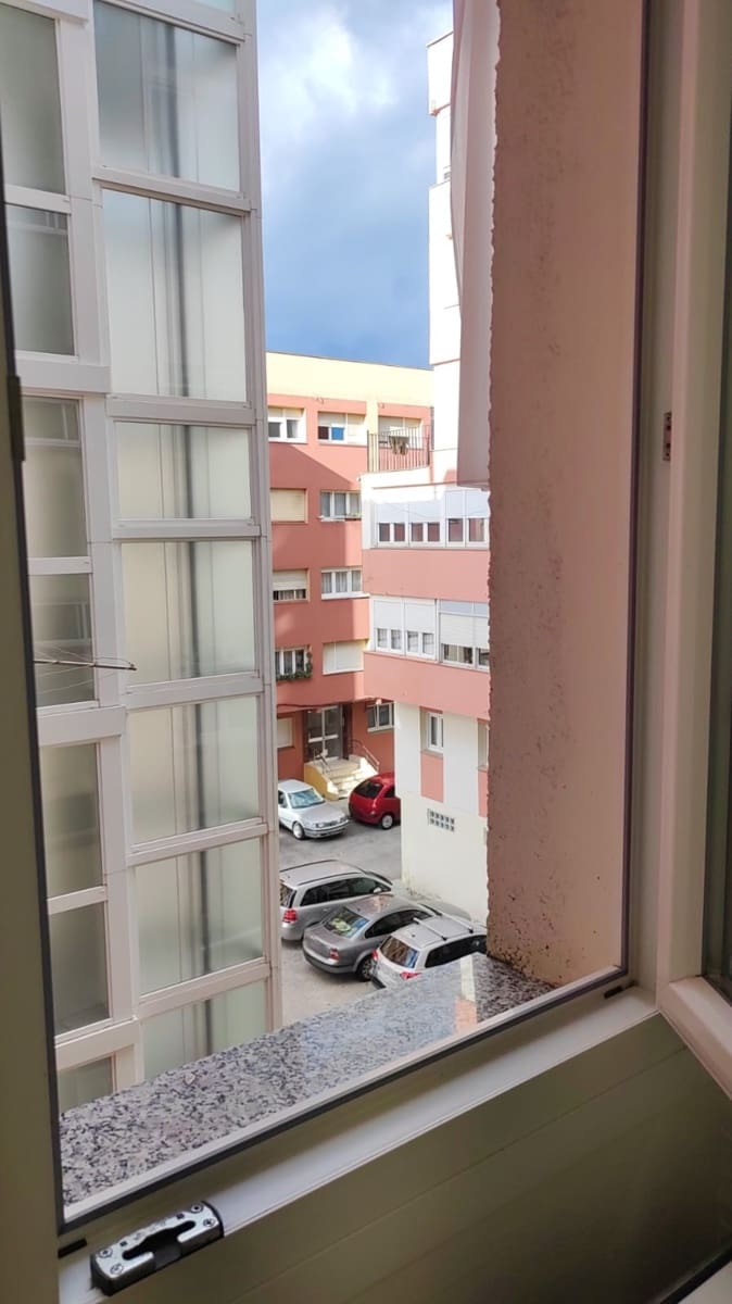 4 bedroom Flat for sale in Santander with garage - € 360,000 (Ref: 10168294)