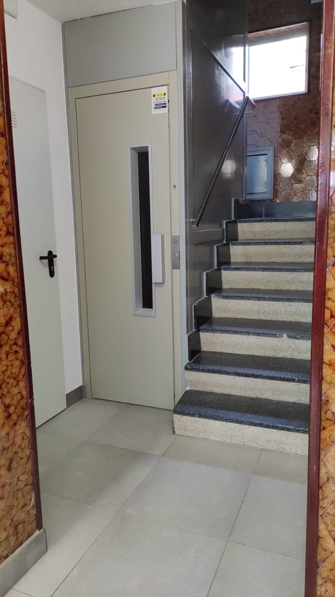 4 bedroom Flat for sale in Santander with garage - € 360,000 (Ref: 10168294)