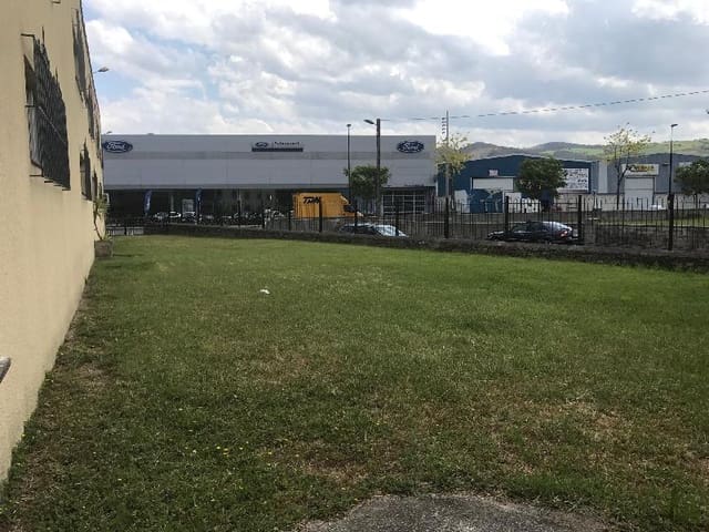 4 bedroom Commercial for sale in Cartes - € 660,000 (Ref: 4852814)