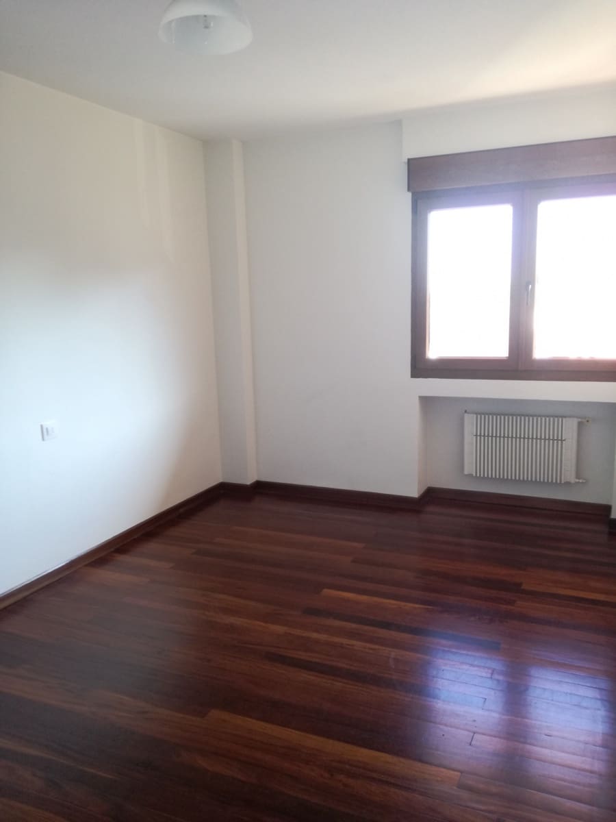 2 soveværelse Lejlighed til leje i Santander med garage - € 1.200 (Ref: 4901399)