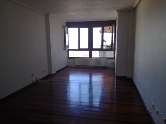 2 soverom Leilighet til leie i Santander med garasje - € 1 200 (Ref: 4901399)