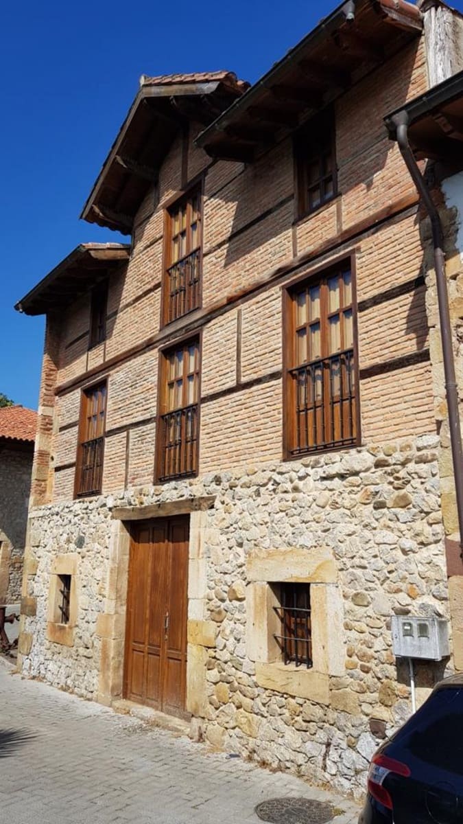 5 soverom Bedrift til salgs i Solares med garasje - € 325 000 (Ref: 6655331)