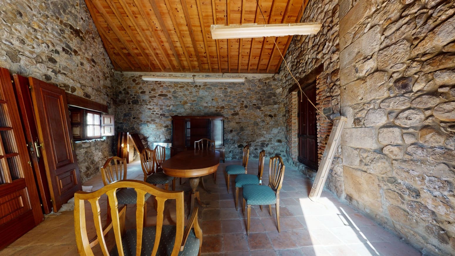 5 soverom Bedrift til salgs i Solares med garasje - € 325 000 (Ref: 6655331)