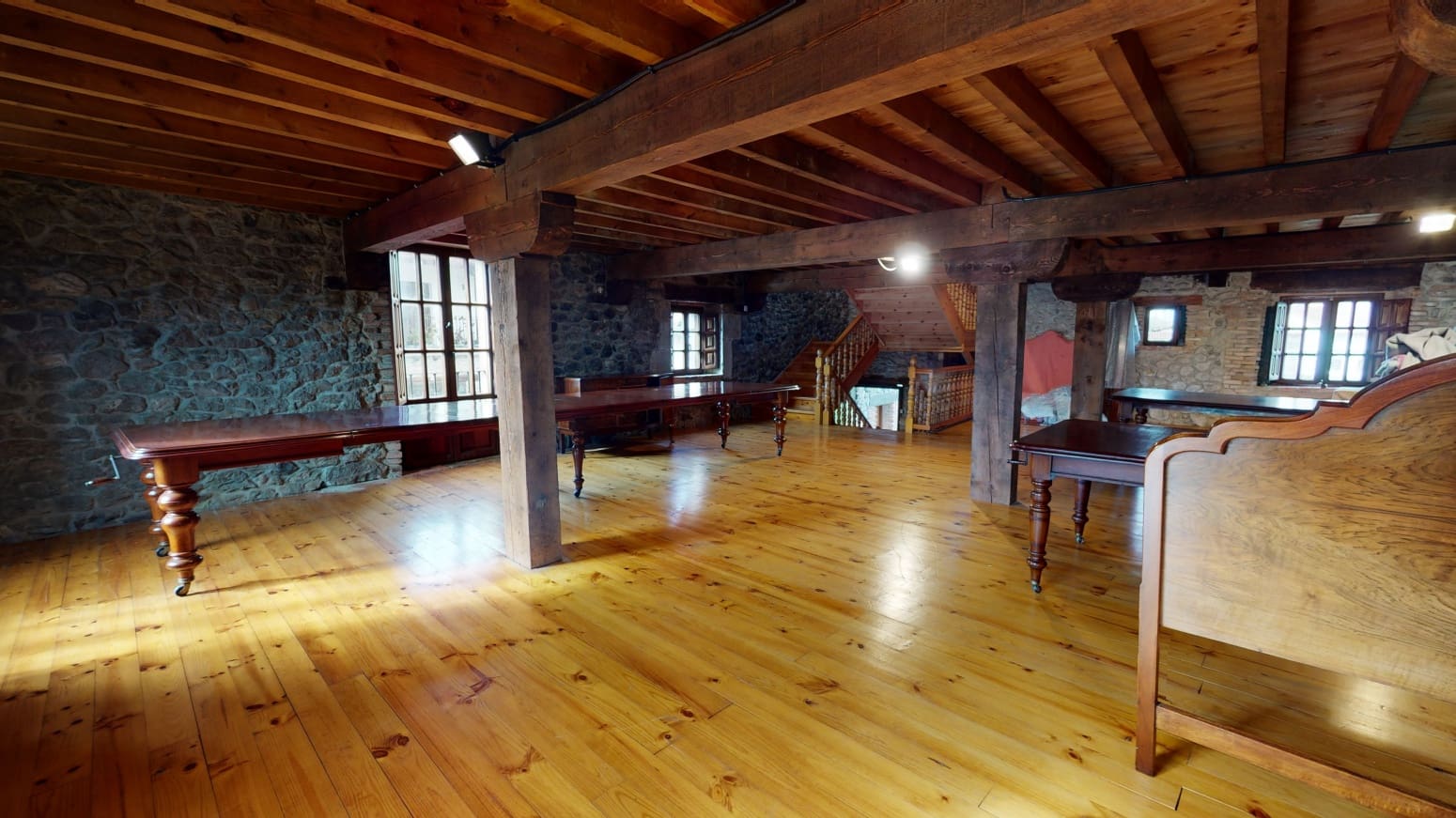 5 soverom Bedrift til salgs i Solares med garasje - € 325 000 (Ref: 6655331)