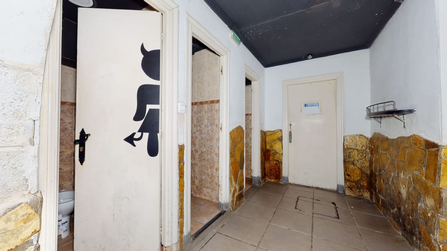 Commercieel te koop in Laredo - € 390.000 (Ref: 7412196)