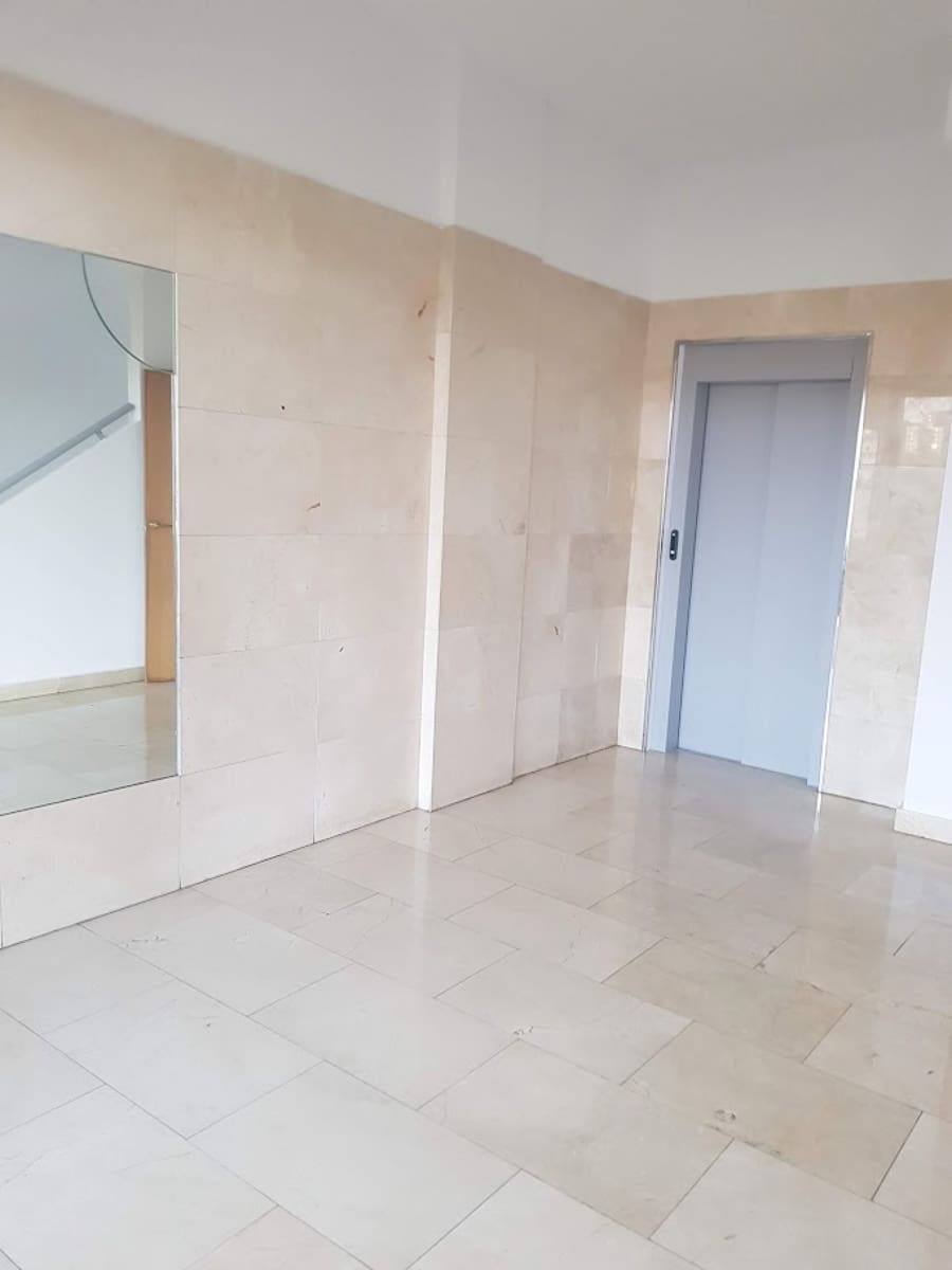 3 soveværelse Lejlighed til leje i Santander med garage - € 1.100 (Ref: 7776945)