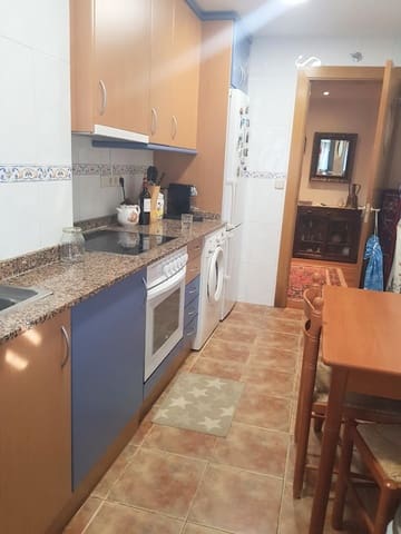 3 bedroom Flat for rent in Santander with garage - € 1,100 (Ref: 7776945)