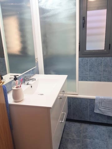 3 bedroom Flat for rent in Santander with garage - € 1,100 (Ref: 7776945)